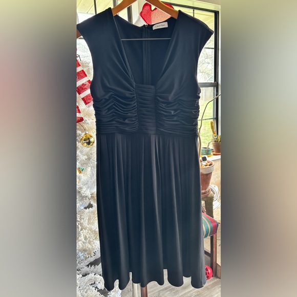 Calvin Klein Dresses & Skirts - Calvin Klein Black Sleeveless Dress- Size 6